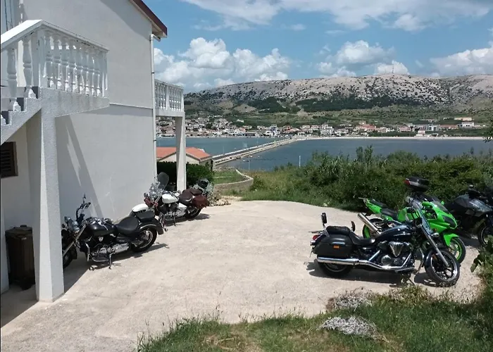 Verica Apartman Pag Town