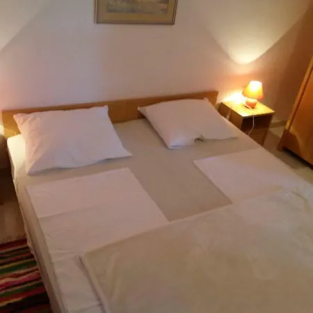 Verica Апартаменты Паг